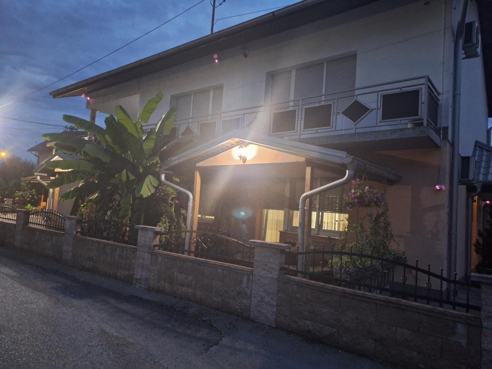 Kaca Apartmani 1 Banja Luka Exterior foto