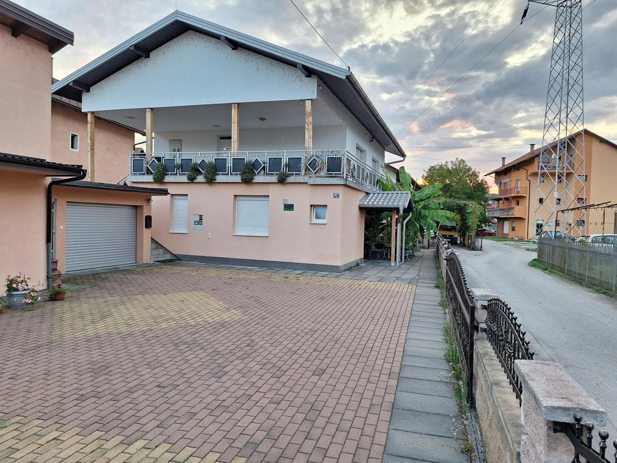 Kaca Apartmani 1 Banja Luka Exterior foto