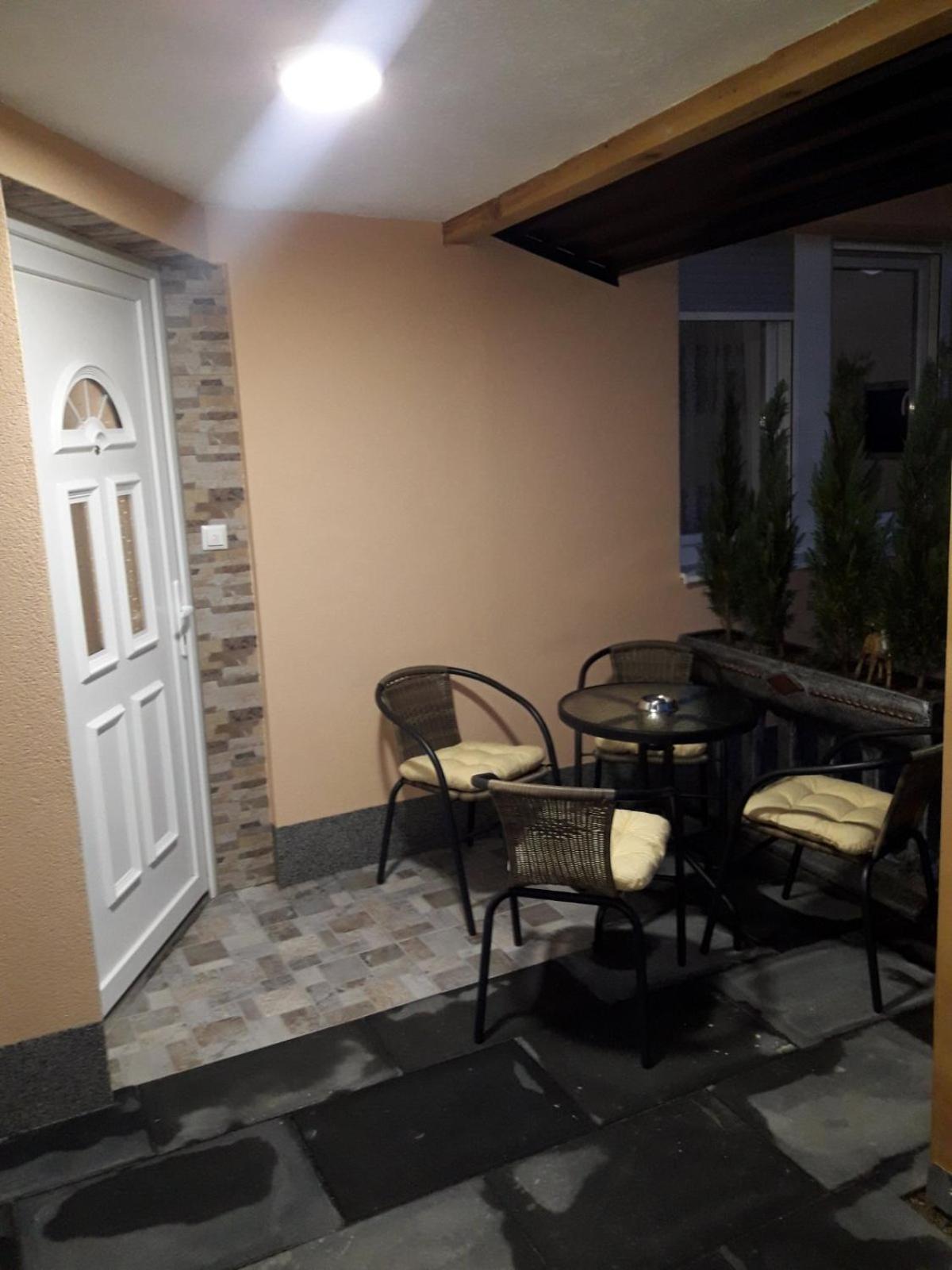 Kaca Apartmani 1 Banja Luka Exterior foto