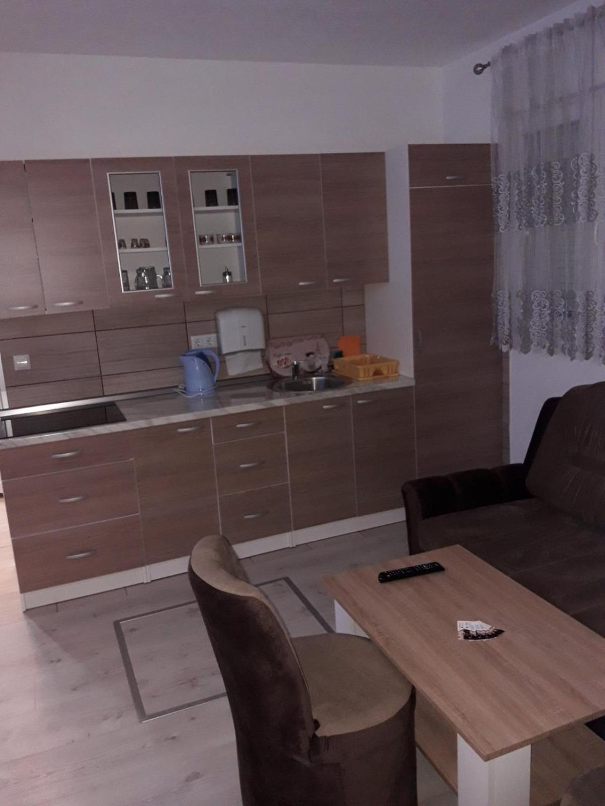 Kaca Apartmani 1 Banja Luka Exterior foto