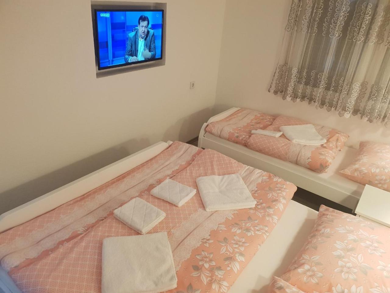 Kaca Apartmani 1 Banja Luka Exterior foto