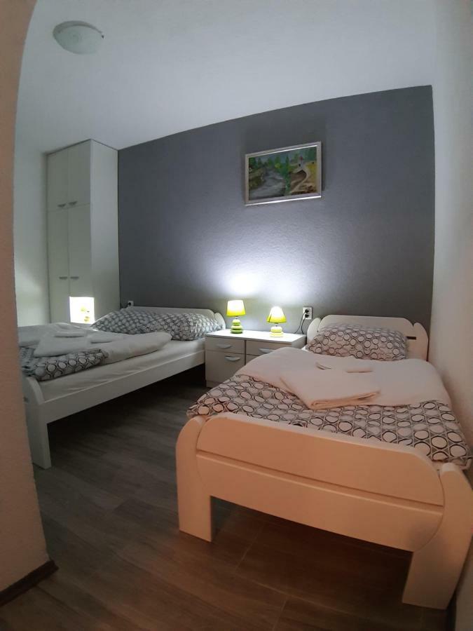 Kaca Apartmani 1 Banja Luka Exterior foto