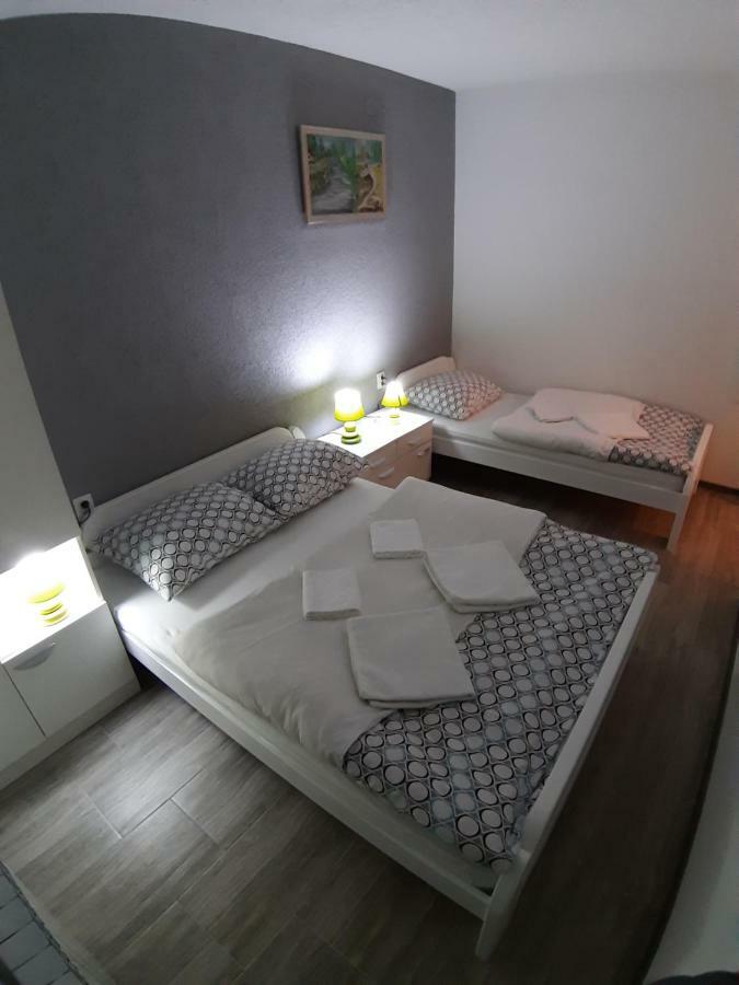 Kaca Apartmani 1 Banja Luka Exterior foto